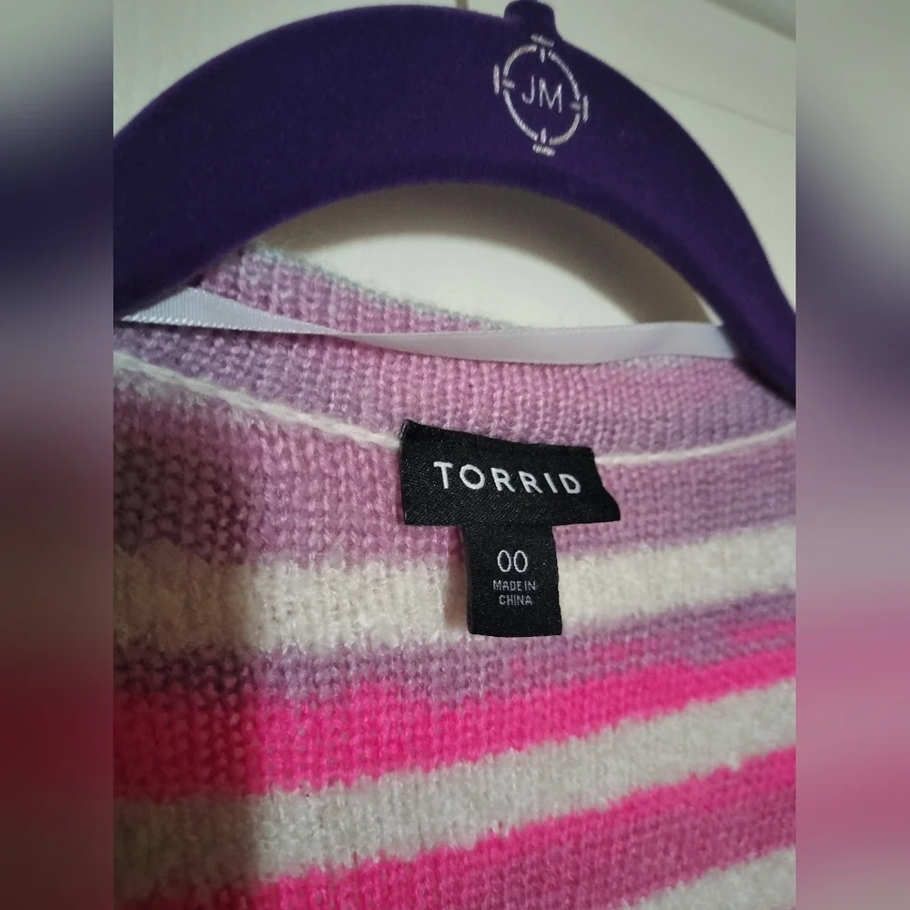Oversized Striped Pink and Purple Women's Sweater TORRID (Fits a Size S Or M)